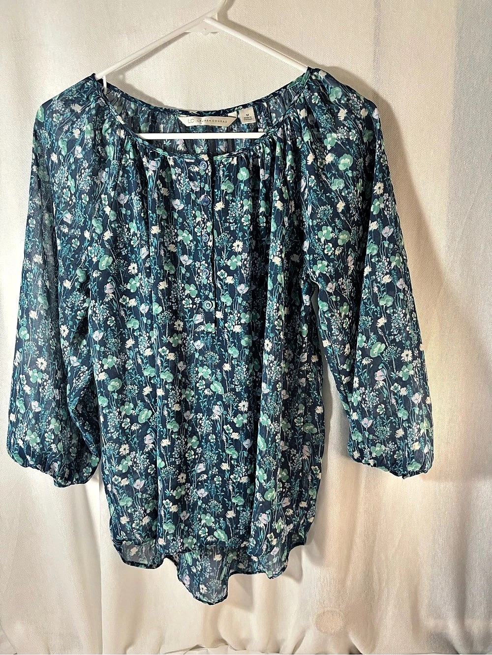 Lauren Conrad Floral Blouse in Blue Size Medium Like New